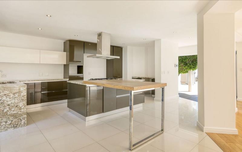 4 Bedroom Property for Sale in Camps Bay Western Cape